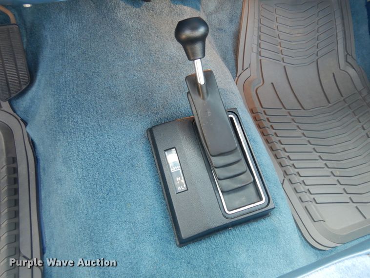 image for item KU9492 1985 Chevrolet Silverado K10  pickup truck