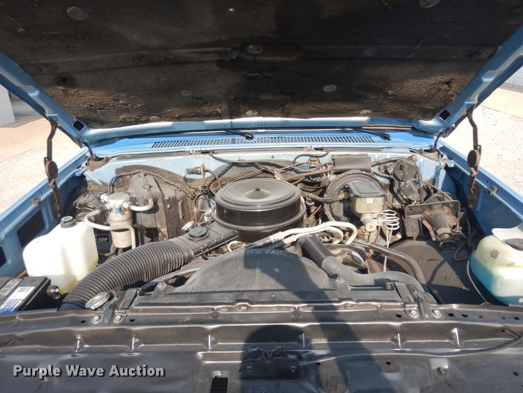 image for item KU9492 1985 Chevrolet Silverado K10  pickup truck