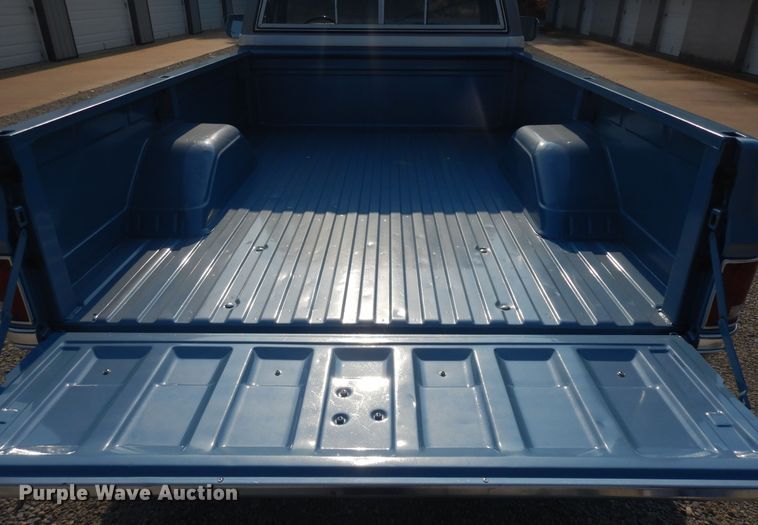 image for item KU9492 1985 Chevrolet Silverado K10  pickup truck