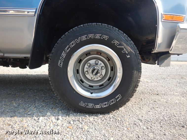 image for item KU9492 1985 Chevrolet Silverado K10  pickup truck