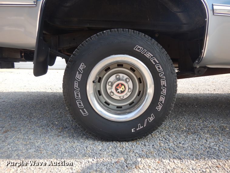 image for item KU9492 1985 Chevrolet Silverado K10  pickup truck