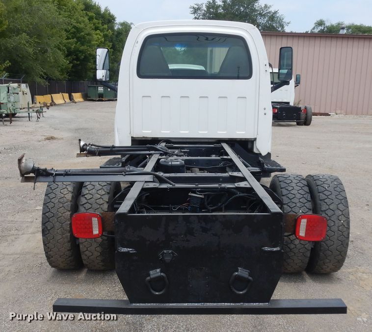 image for item KU9518 2004 GMC C5500  truck cab and chassis