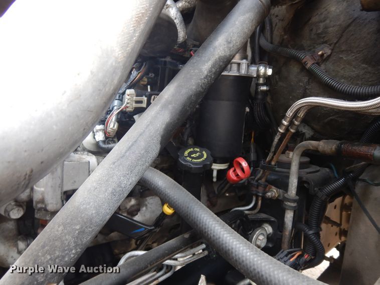 image for item KU9518 2004 GMC C5500  truck cab and chassis