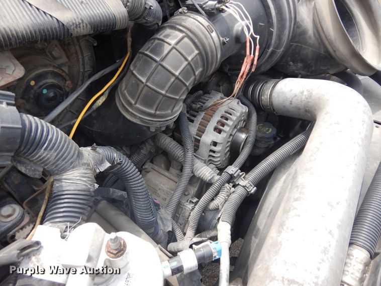 image for item KU9518 2004 GMC C5500  truck cab and chassis