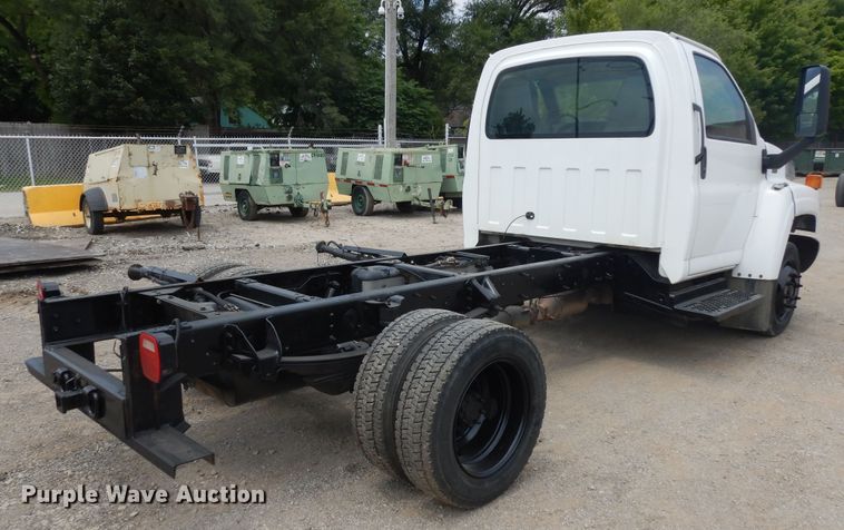 image for item KU9519 2007 GMC C4500  truck cab and chassis