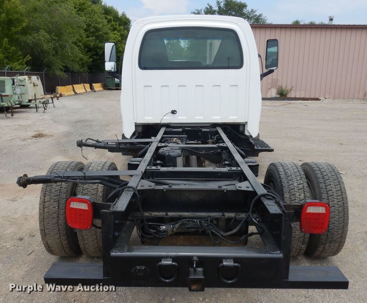 image for item KU9519 2007 GMC C4500  truck cab and chassis