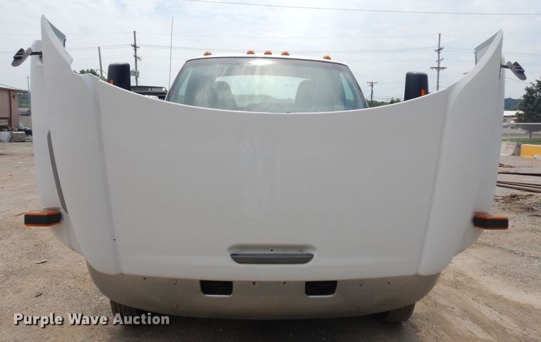 image for item KU9519 2007 GMC C4500  truck cab and chassis