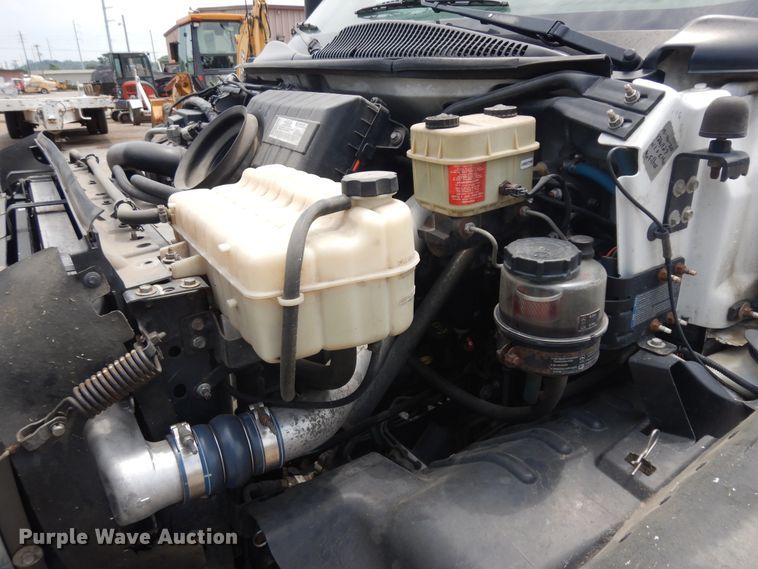 image for item KU9519 2007 GMC C4500  truck cab and chassis