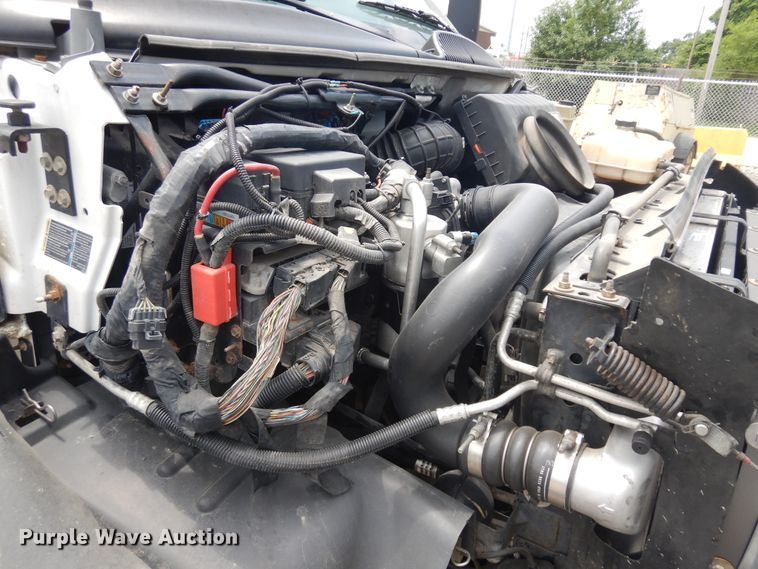 image for item KU9519 2007 GMC C4500  truck cab and chassis