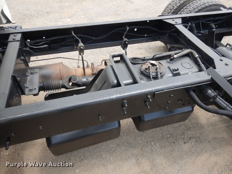 image for item KU9519 2007 GMC C4500  truck cab and chassis