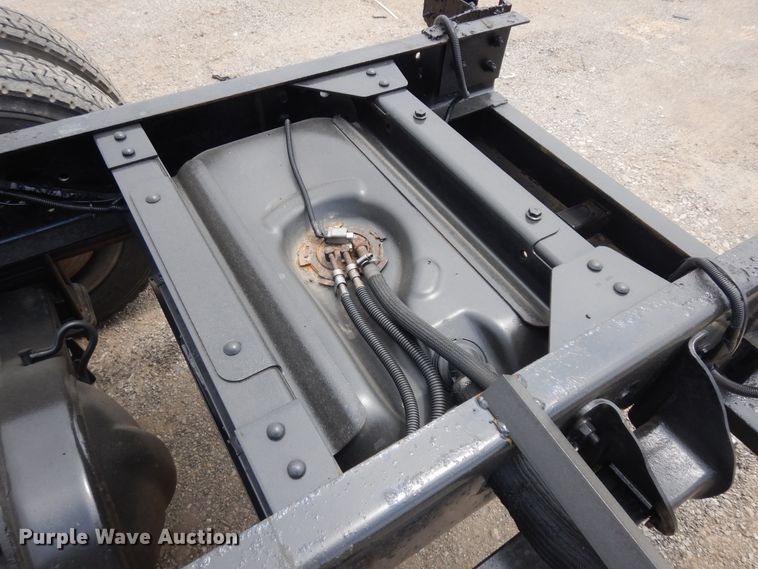 image for item KU9519 2007 GMC C4500  truck cab and chassis