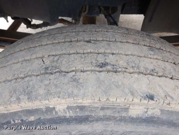 image for item KU9519 2007 GMC C4500  truck cab and chassis