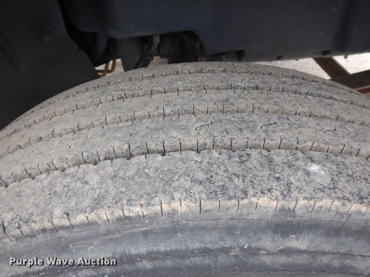 image for item KU9519 2007 GMC C4500  truck cab and chassis