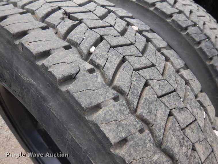 image for item KU9519 2007 GMC C4500  truck cab and chassis