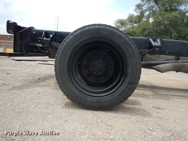 image for item KU9519 2007 GMC C4500  truck cab and chassis