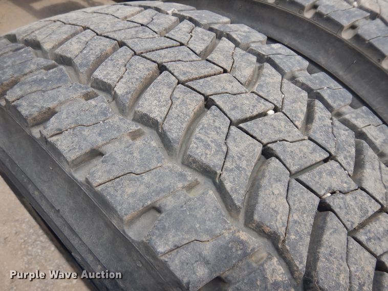 image for item KU9519 2007 GMC C4500  truck cab and chassis