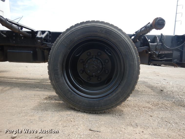 image for item KU9519 2007 GMC C4500  truck cab and chassis