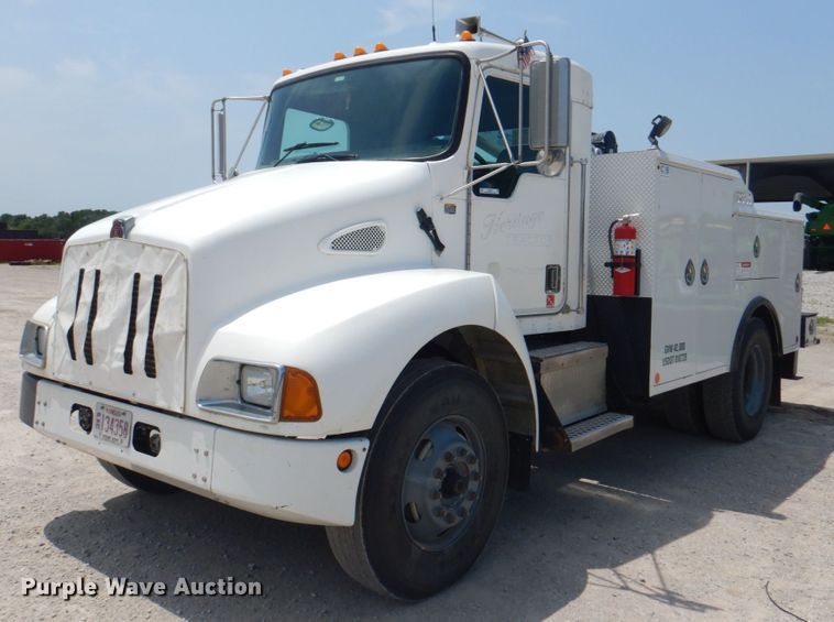 image for item KW9973 2002 Kenworth T300  utility / service truck