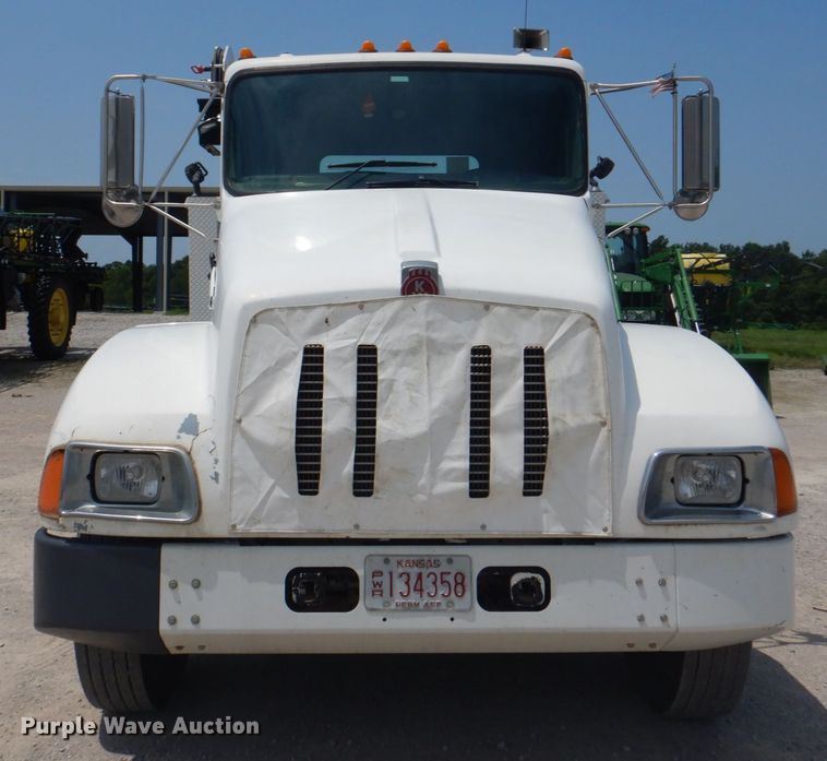 image for item KW9973 2002 Kenworth T300  utility / service truck