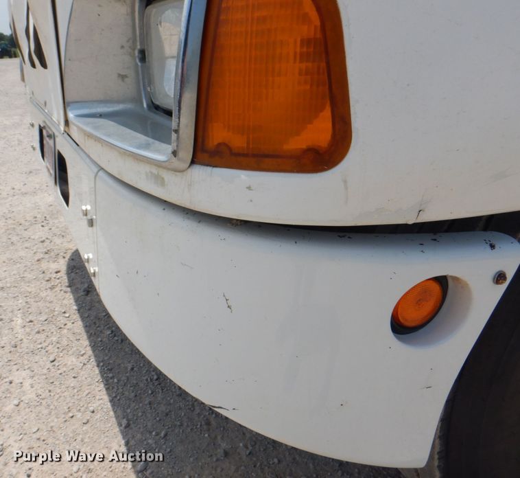 image for item KW9973 2002 Kenworth T300  utility / service truck