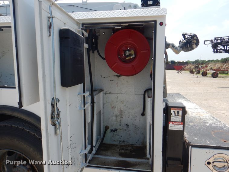 image for item KW9973 2002 Kenworth T300  utility / service truck