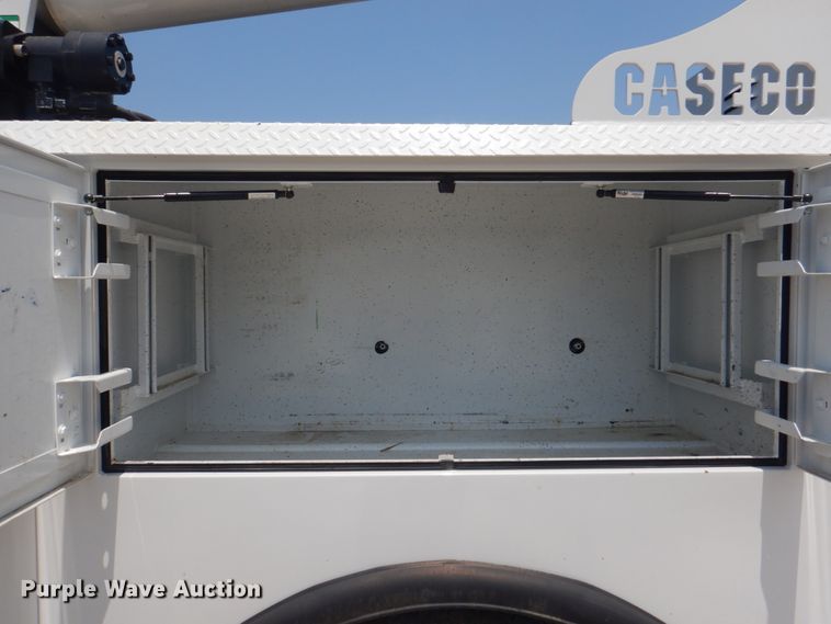 image for item KW9973 2002 Kenworth T300  utility / service truck