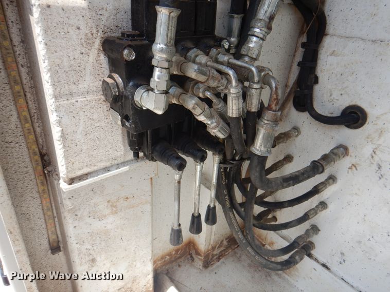 image for item KW9973 2002 Kenworth T300  utility / service truck