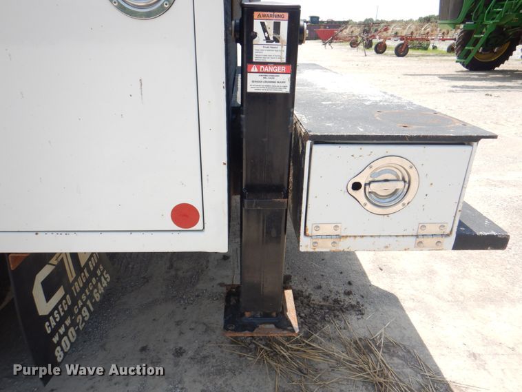 image for item KW9973 2002 Kenworth T300  utility / service truck