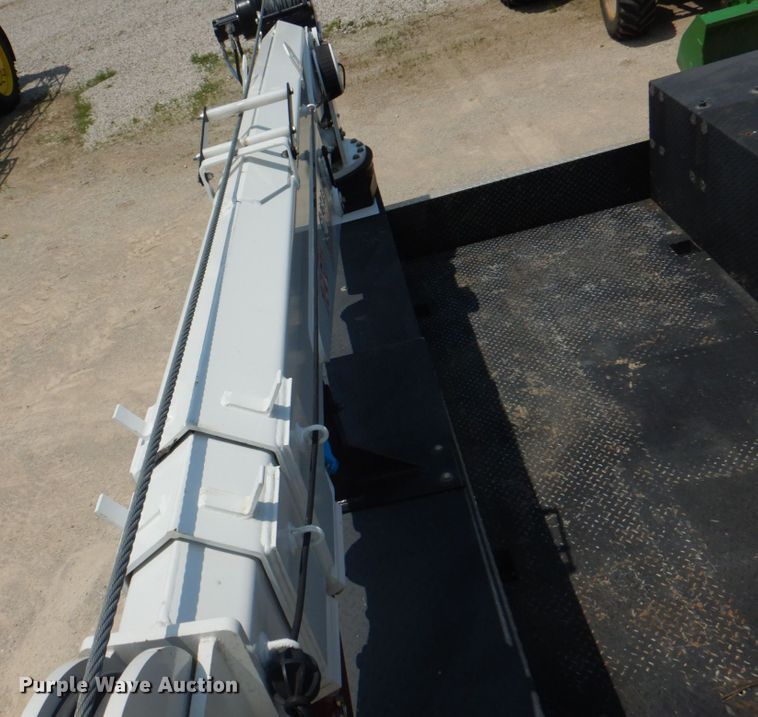 image for item KW9973 2002 Kenworth T300  utility / service truck