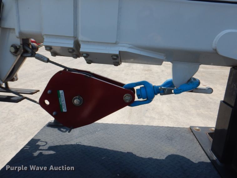 image for item KW9973 2002 Kenworth T300  utility / service truck