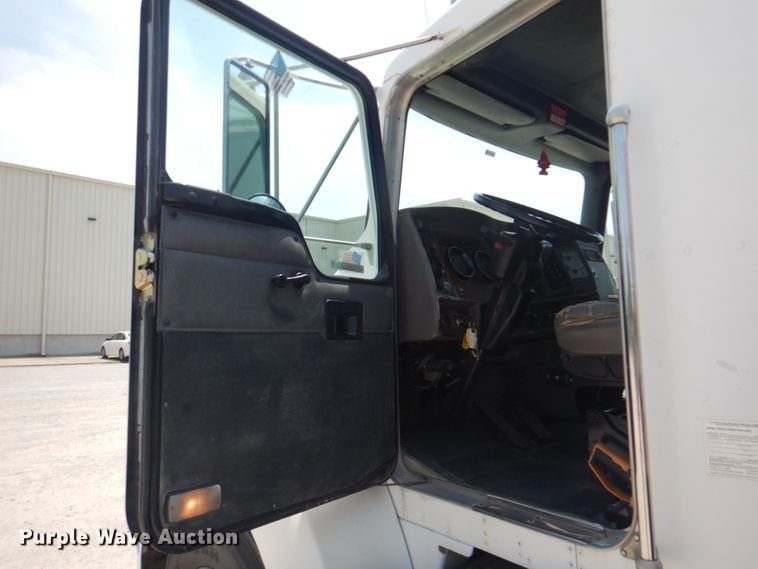 image for item KW9973 2002 Kenworth T300  utility / service truck