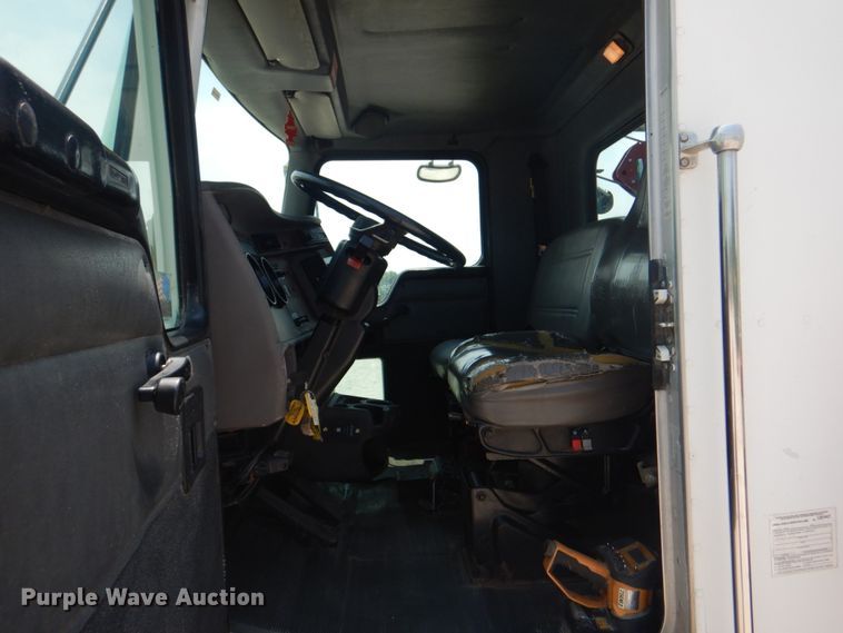 image for item KW9973 2002 Kenworth T300  utility / service truck