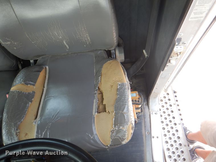 image for item KW9973 2002 Kenworth T300  utility / service truck