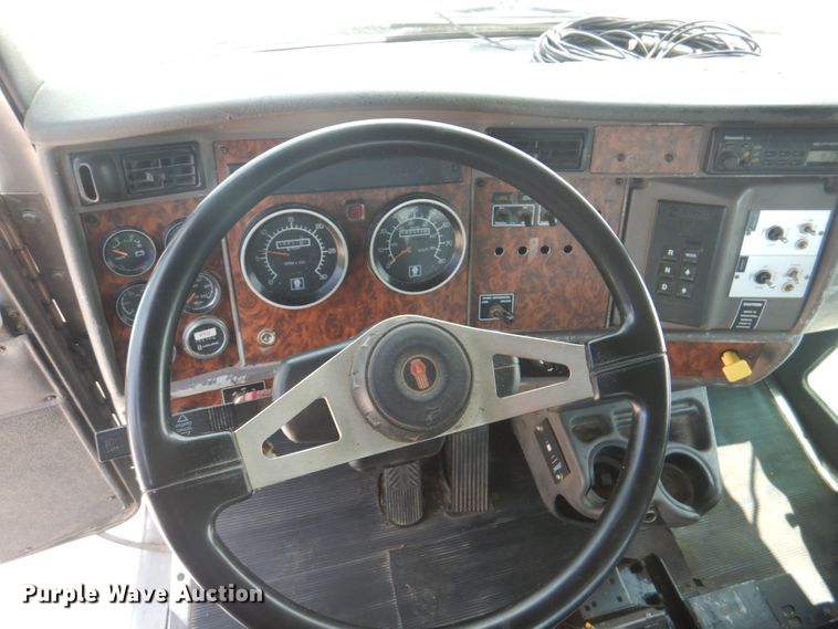 image for item KW9973 2002 Kenworth T300  utility / service truck