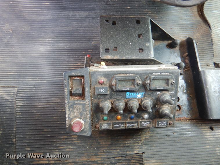 image for item KW9973 2002 Kenworth T300  utility / service truck