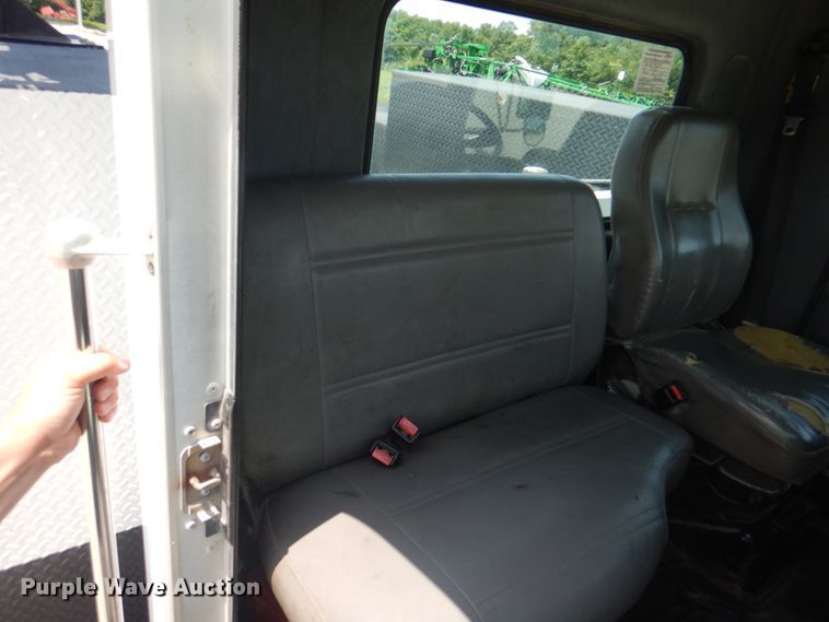 image for item KW9973 2002 Kenworth T300  utility / service truck