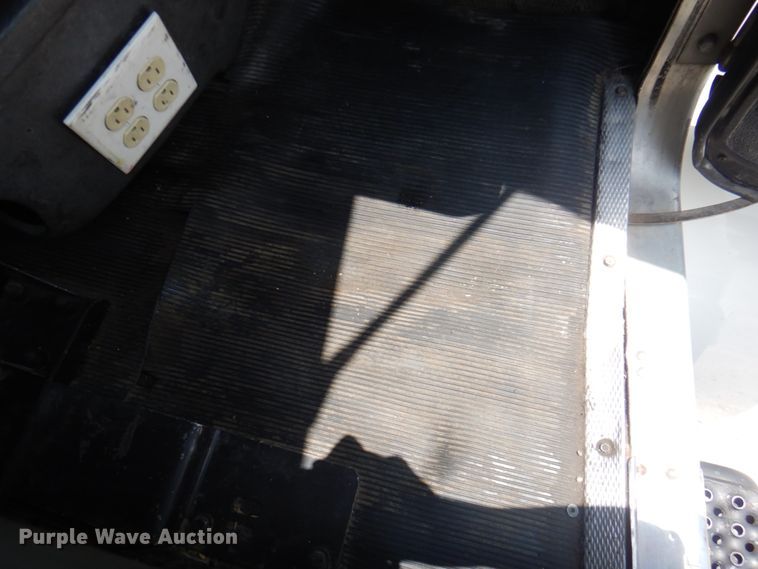 image for item KW9973 2002 Kenworth T300  utility / service truck