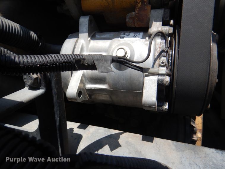 image for item KW9973 2002 Kenworth T300  utility / service truck