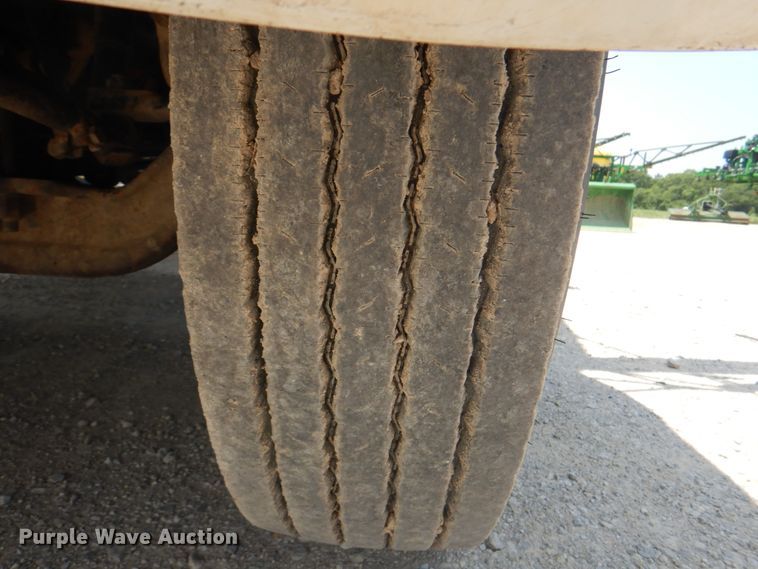 image for item KW9973 2002 Kenworth T300  utility / service truck