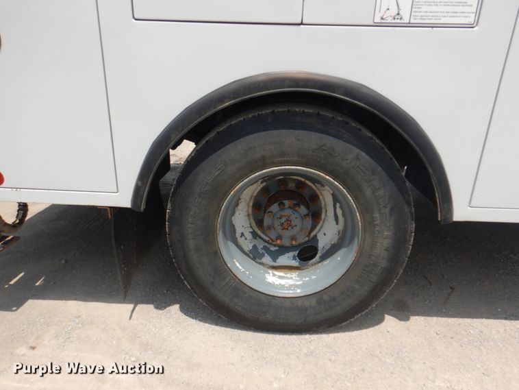 image for item KW9973 2002 Kenworth T300  utility / service truck