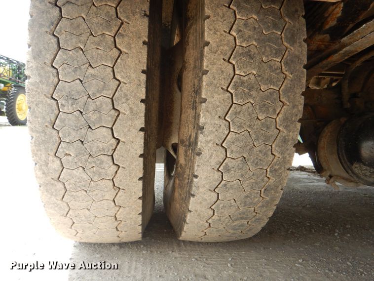 image for item KW9973 2002 Kenworth T300  utility / service truck