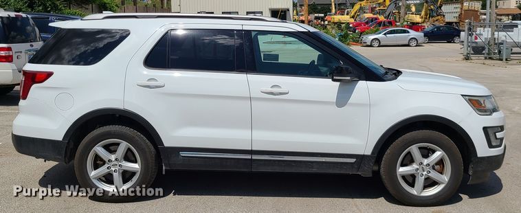 image for item L1314 2017 Ford Explorer  SUV