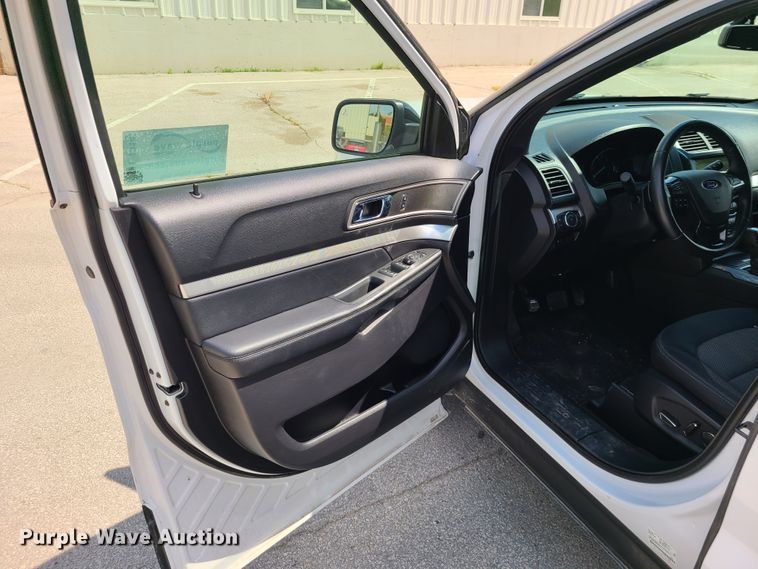 image for item L1314 2017 Ford Explorer  SUV