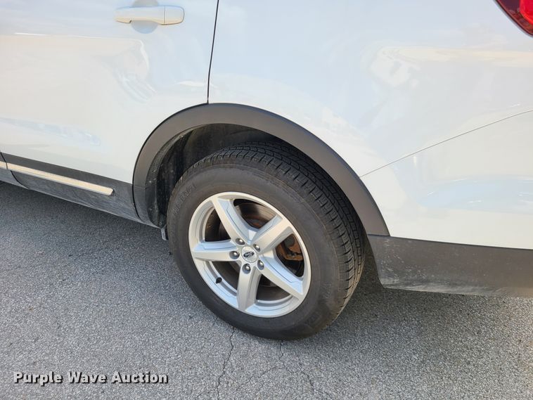 image for item L1314 2017 Ford Explorer  SUV