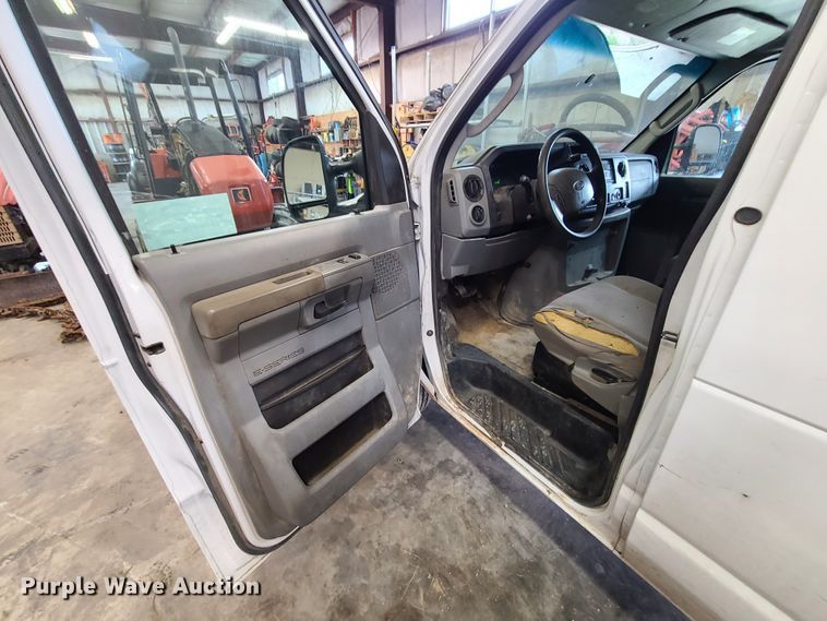 image for item L1338 2011 Ford E250  van