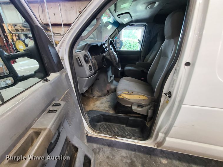 image for item L1338 2011 Ford E250  van