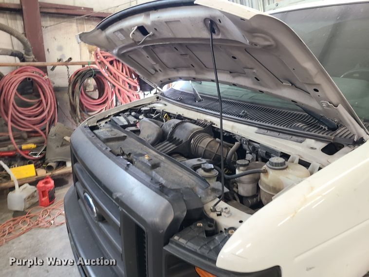 image for item L1338 2011 Ford E250  van