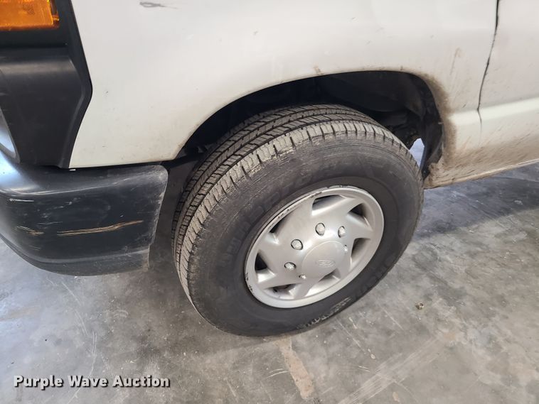 image for item L1338 2011 Ford E250  van