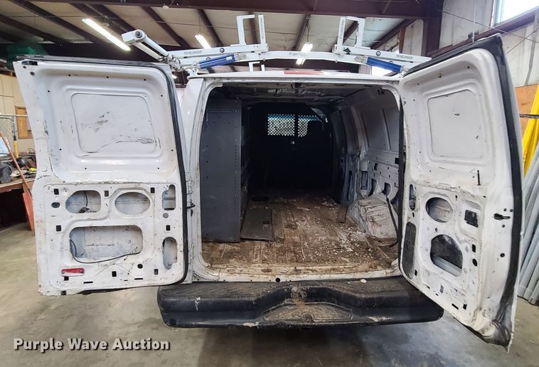 image for item L1338 2011 Ford E250  van