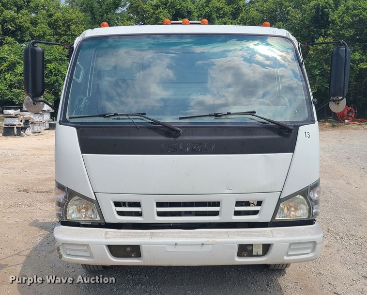 image for item L1341 2007 Isuzu NQR  flatbed truck